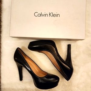 NWOT Calvin Klein Round Toe Pumps, Black, size 10